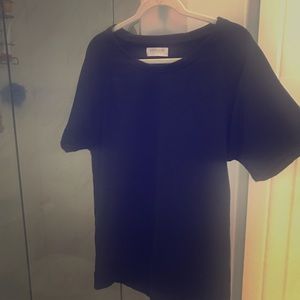 Everlane short sleeved sweatshirt.